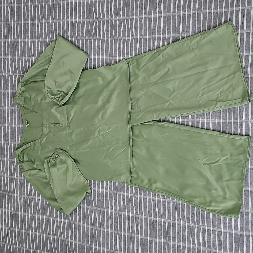 Nordstrom Women's Sage Green Satin-Effect 2 Piece Pajama/Lounge Set Size XS - Picture 12 of 12
